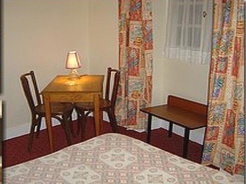 Hôtel de Paris Poligny (Jura) Quarto foto